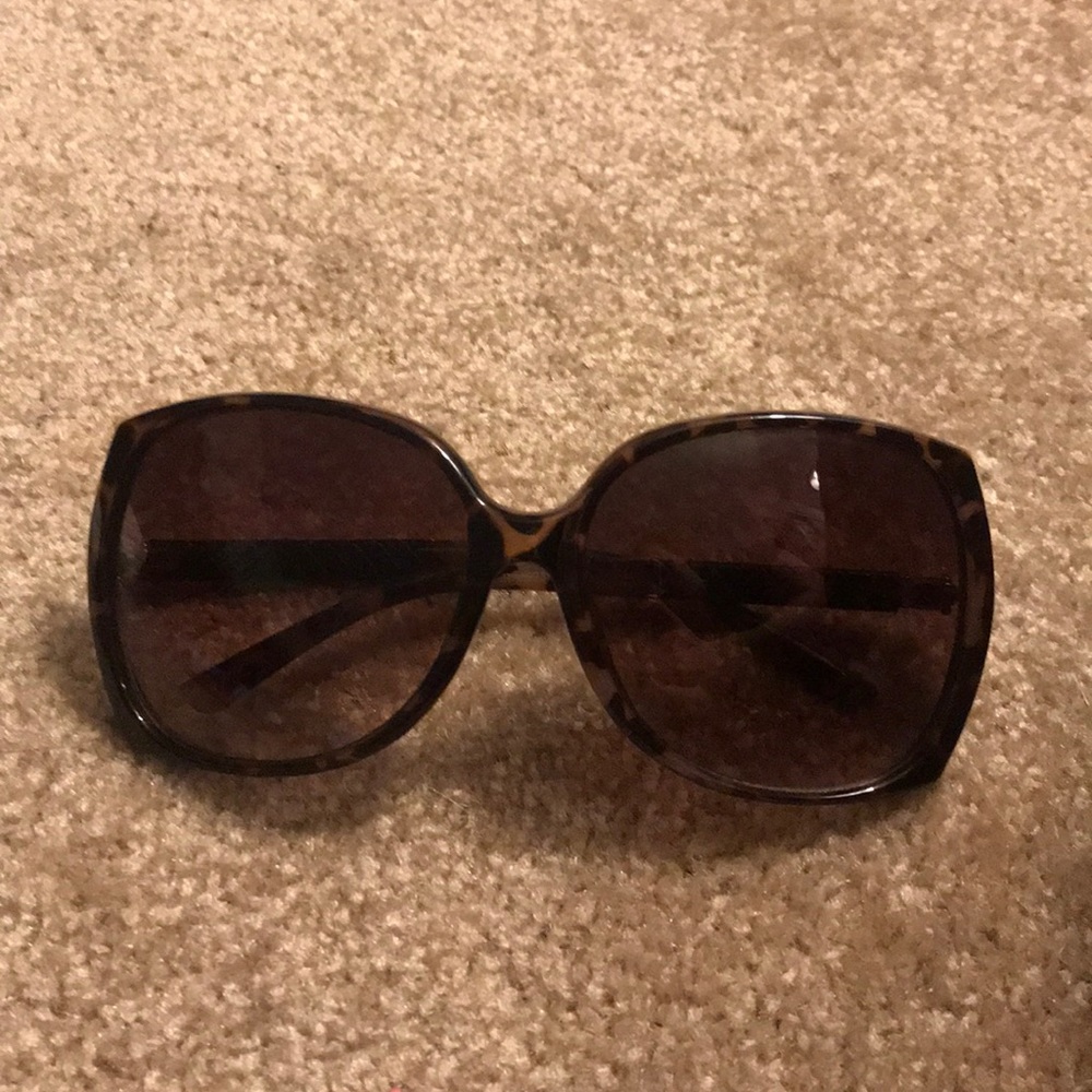 Jessica Simpson Brown Tortoise Sunglasses